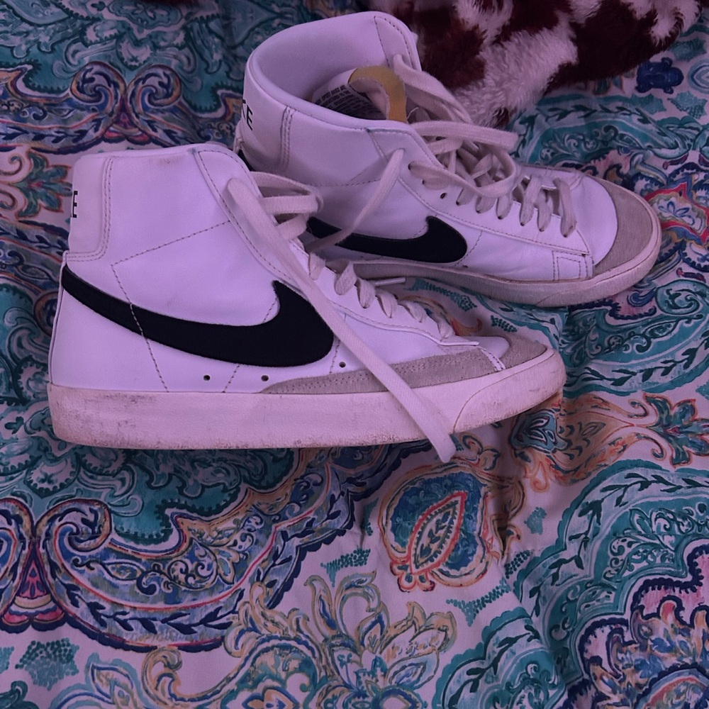Nike Women's Classic White and Black Sneakers